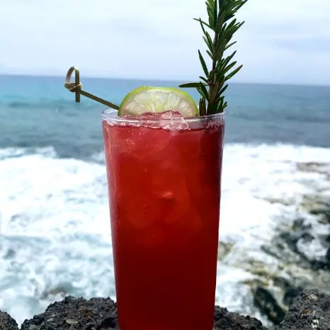 Best cocktails served in Kona, Hawaii with an ocean view